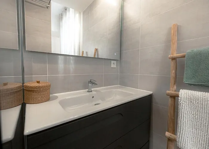 Vakantiehuis A Nouste A *