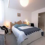 Nyaraló A Nouste A *