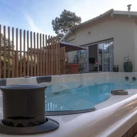 Ferienhaus A Nouste A *